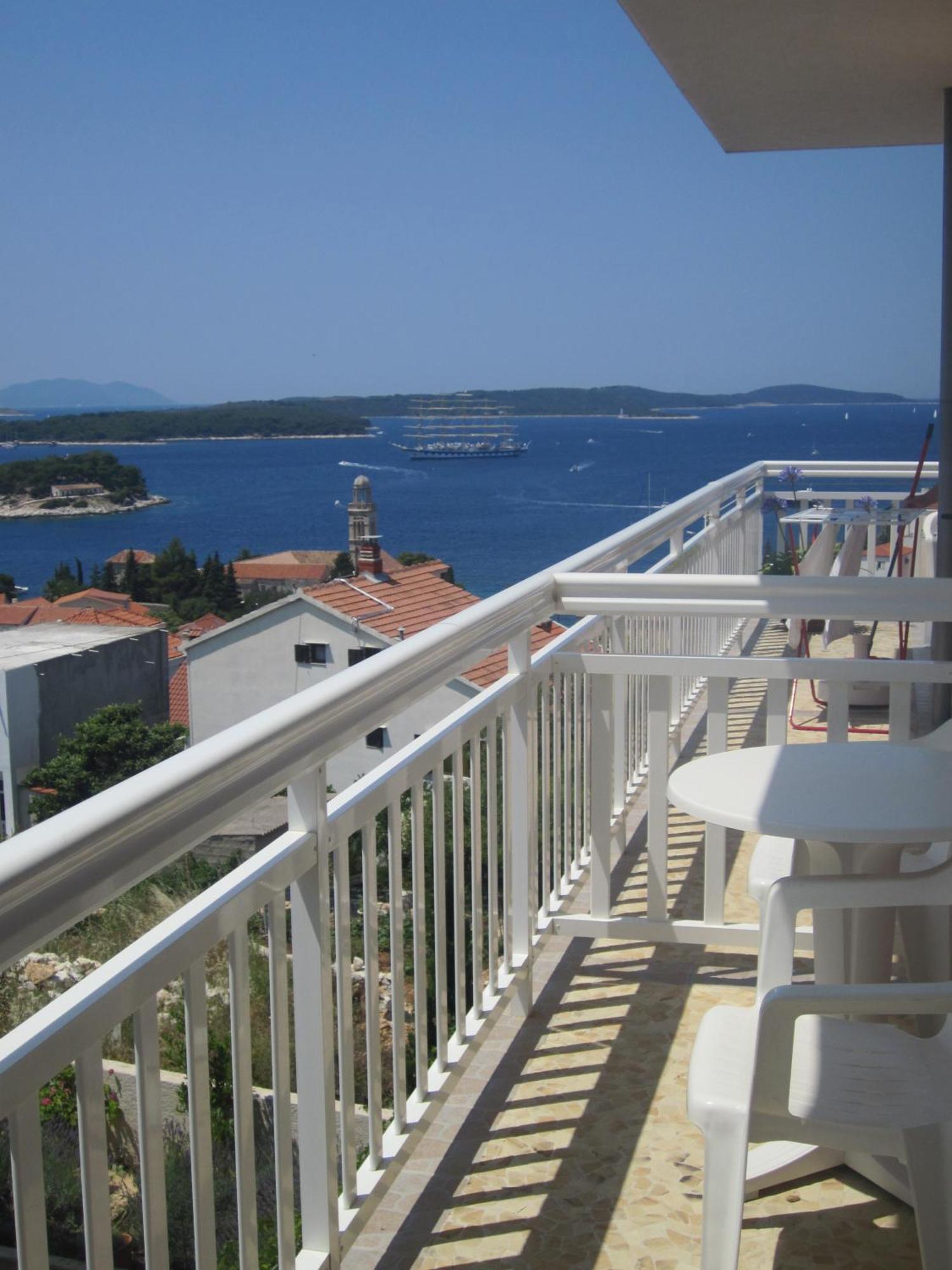 Apartments Kresic Хвар Номер фото