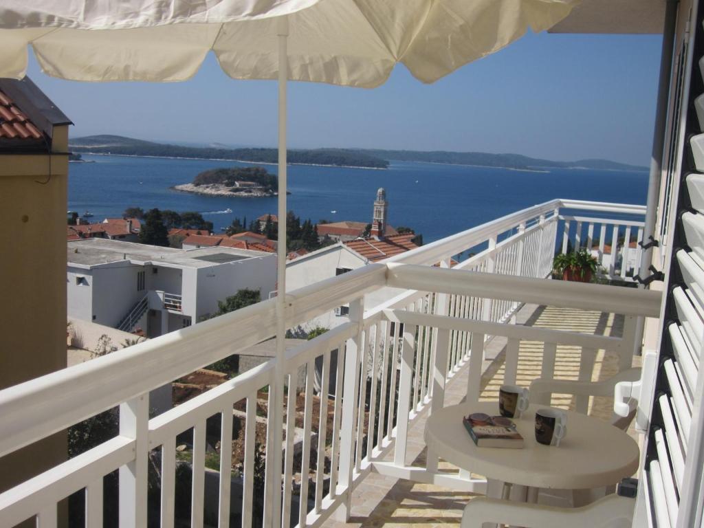 Apartments Kresic Хвар Номер фото